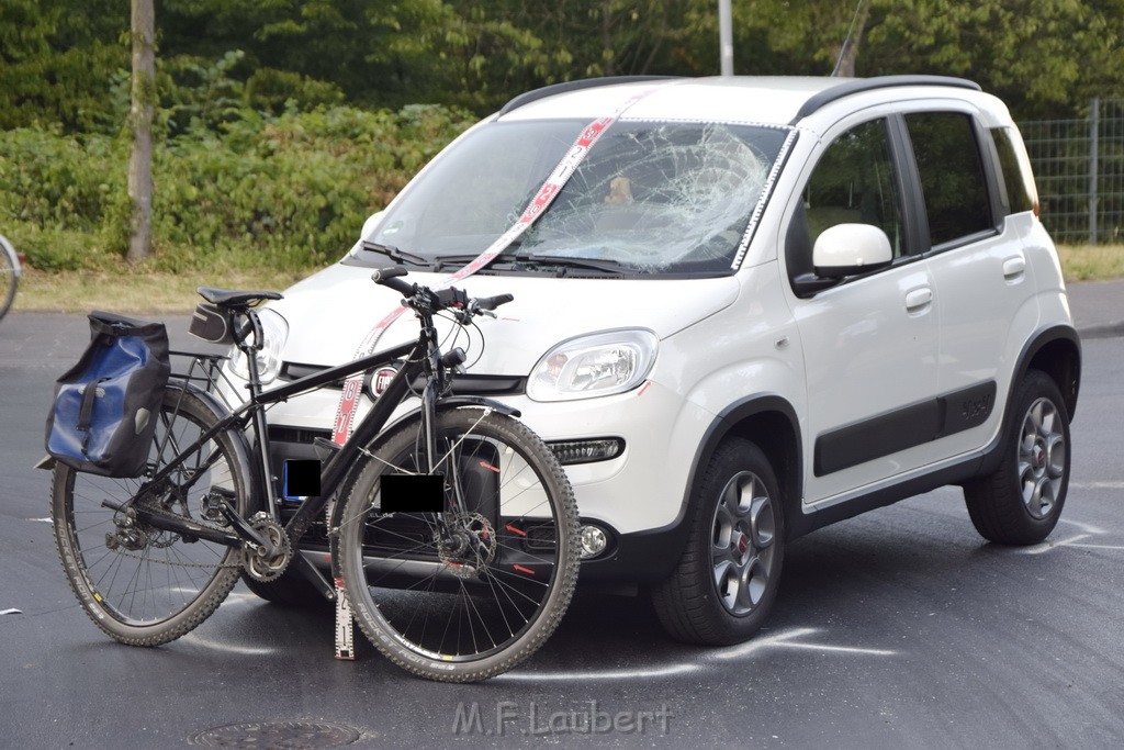 VU PKW Rad Koeln Porz Gremberghoven Alter Deutzer Postweg Josef Lindner Weg P26.JPG - Miklos Laubert